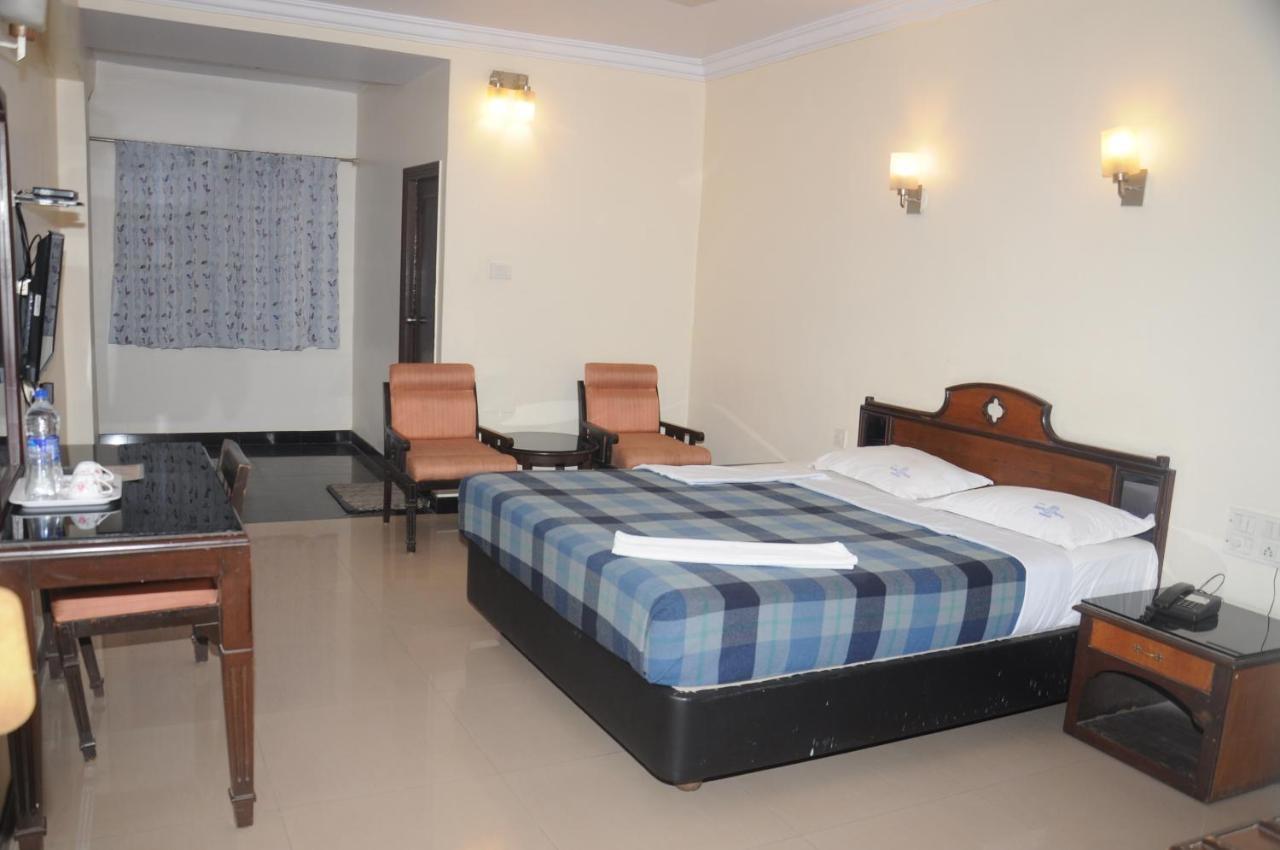 Suvarna Regency Hassan Exterior photo