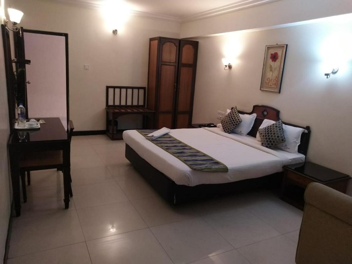 Suvarna Regency Hassan Exterior photo
