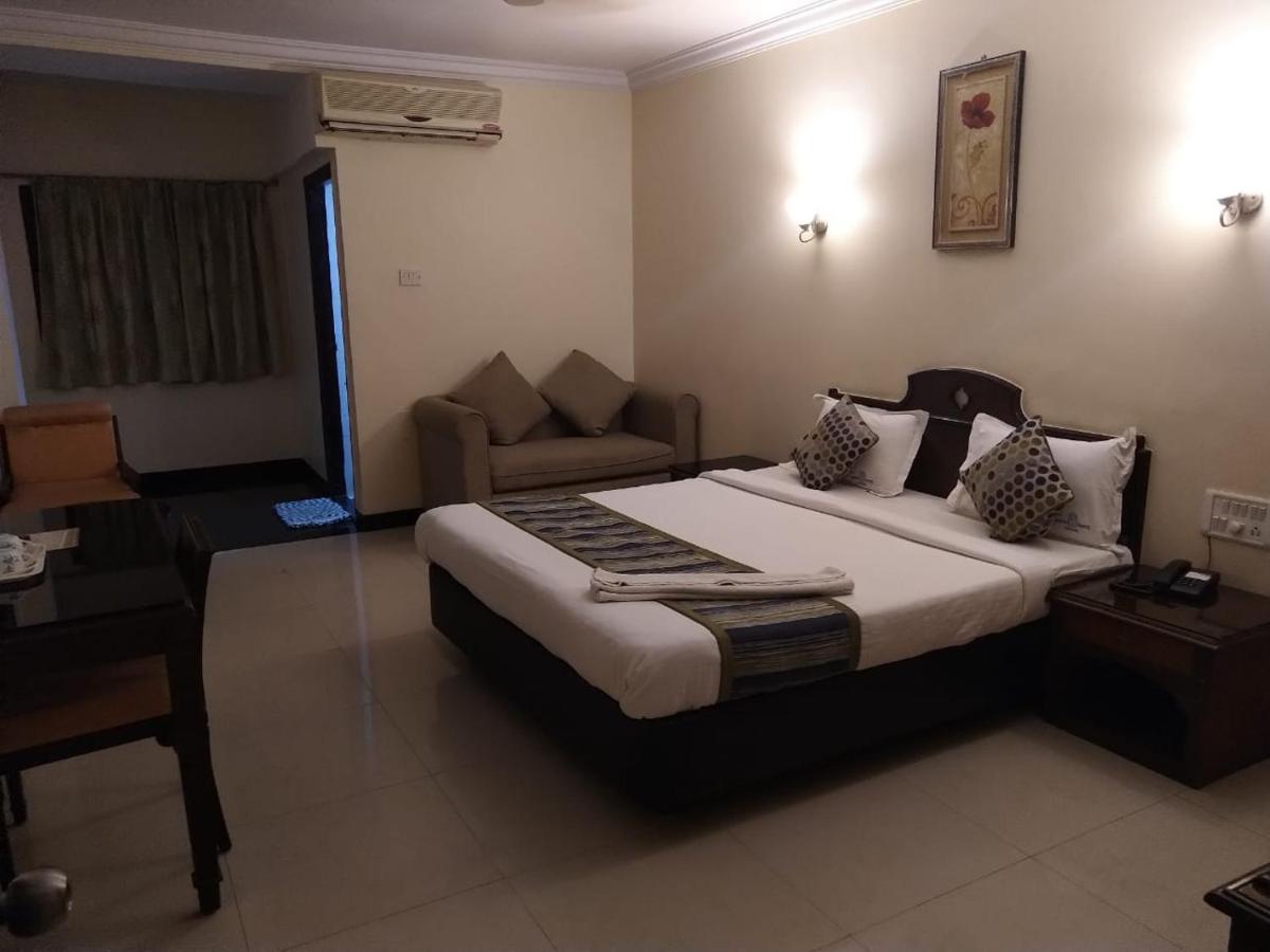 Suvarna Regency Hassan Exterior photo