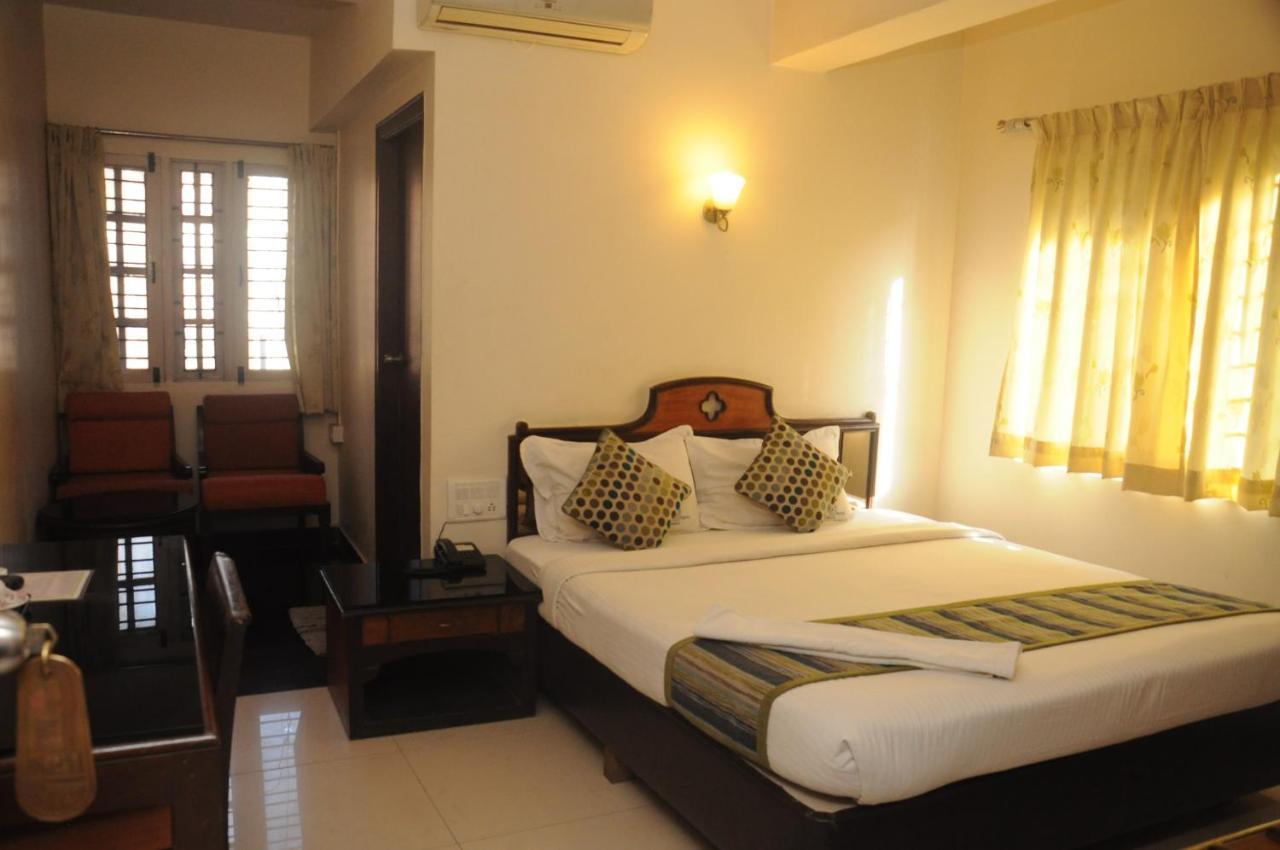 Suvarna Regency Hassan Exterior photo
