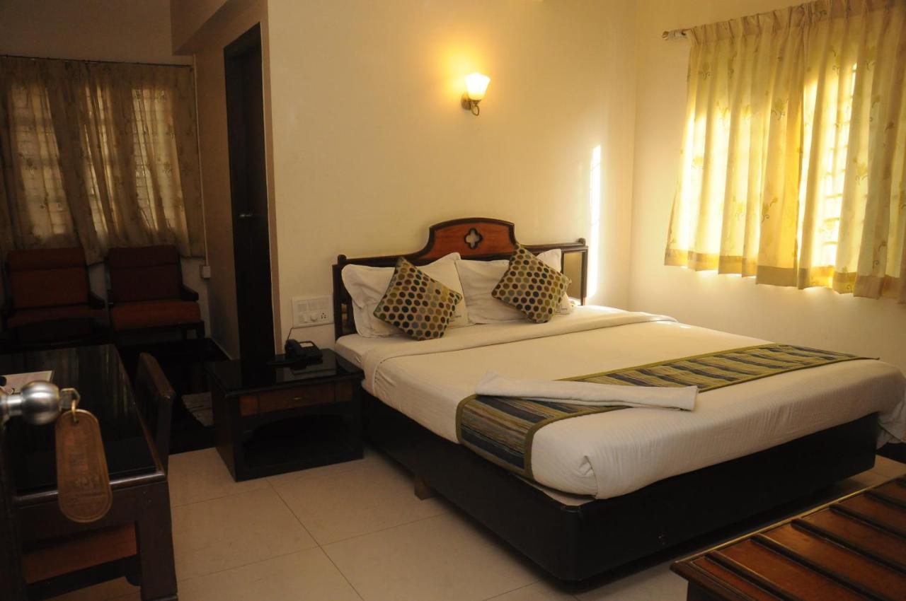 Suvarna Regency Hassan Exterior photo