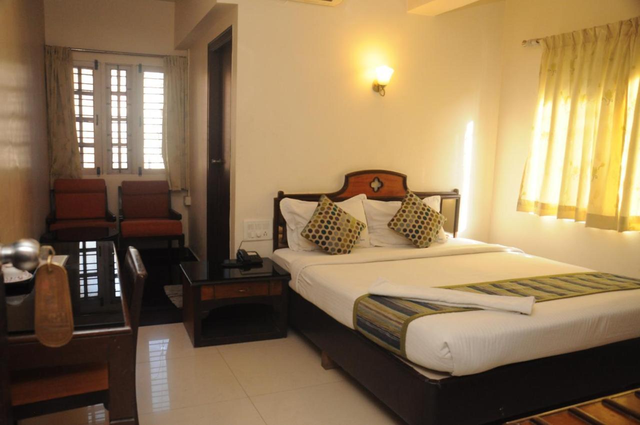 Suvarna Regency Hassan Exterior photo